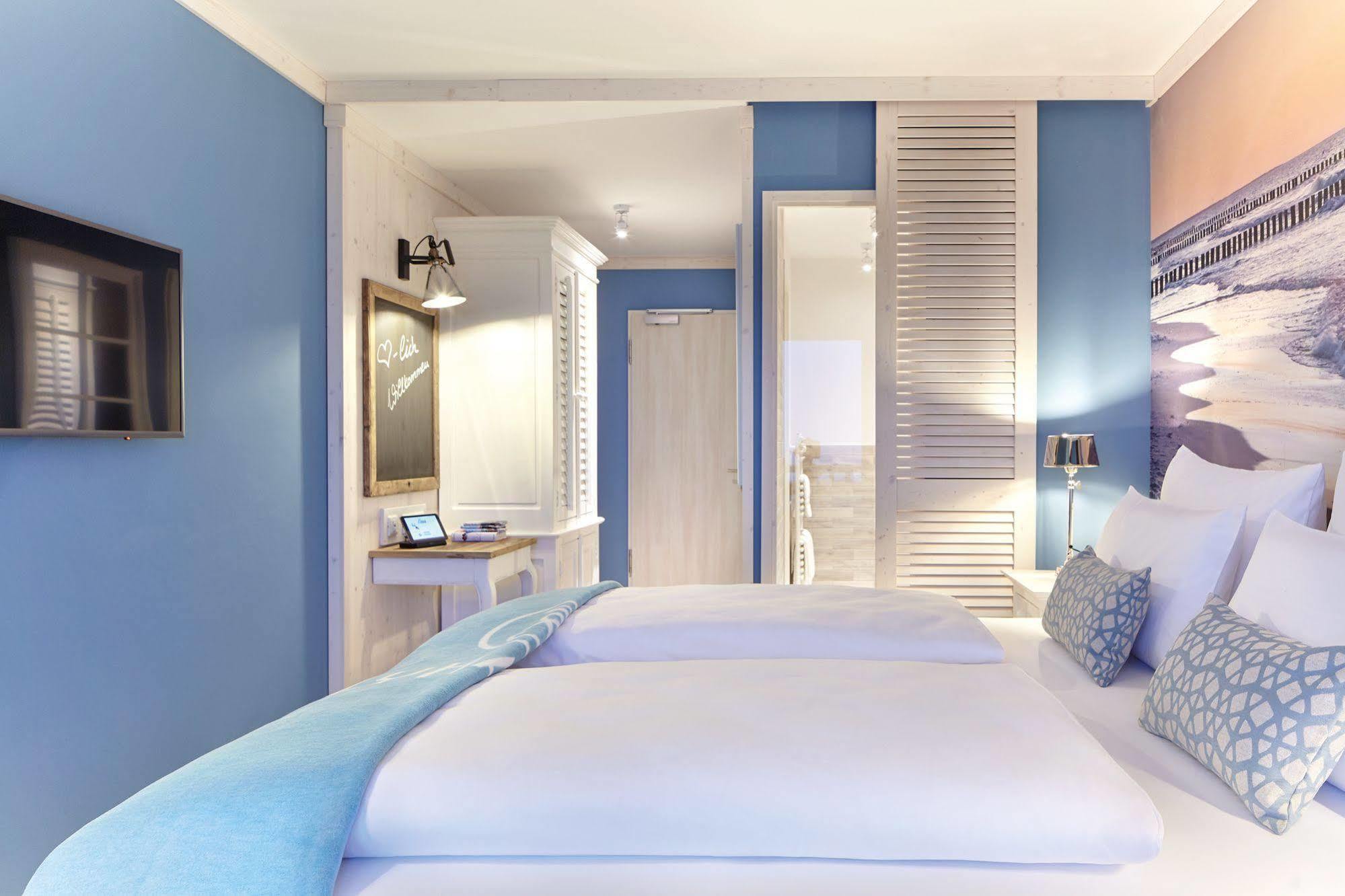Beach Motel Heiligenhafen 4*